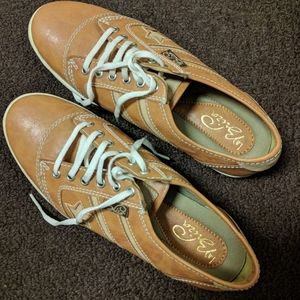 Women's sneakers